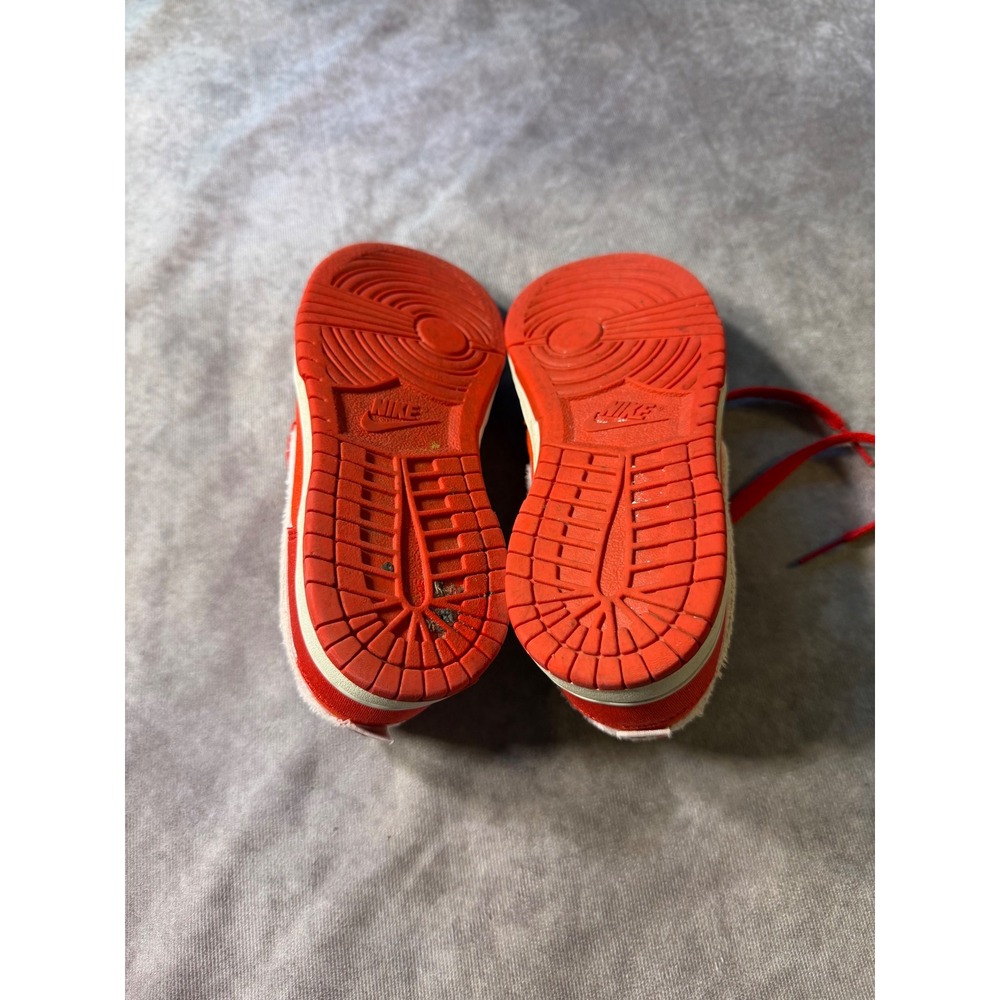 Nike Dunk Low Valentines Day Red Corduroy Fleece Swoosh FZ3548-612 Kids GS - Picture 8 of 9
